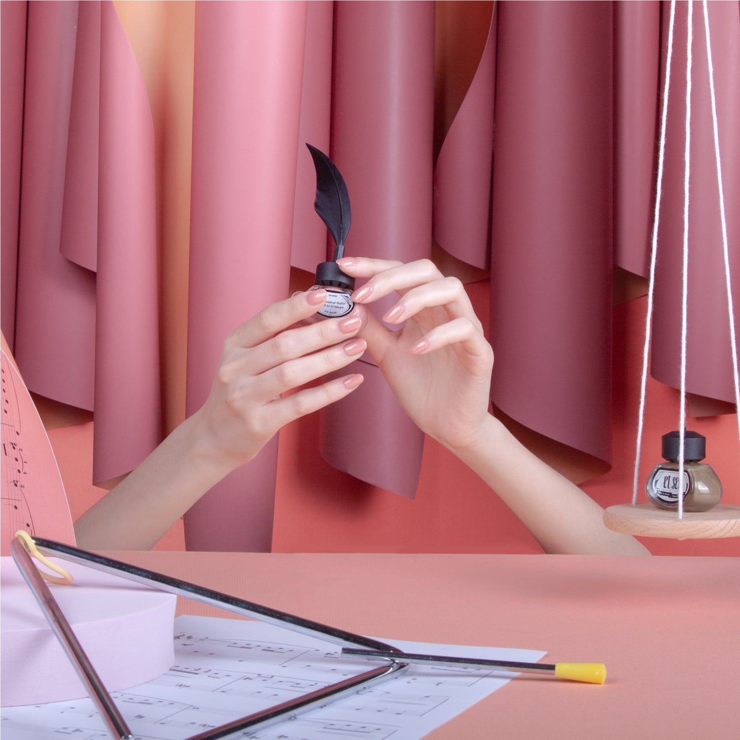 JS1068R 管弦楽組曲第3番 ニ長調【発売記念10%オフCP中】 - et seq.(エセク)羽根ペンネイルポリッシュ - ラメ入りマニキュア